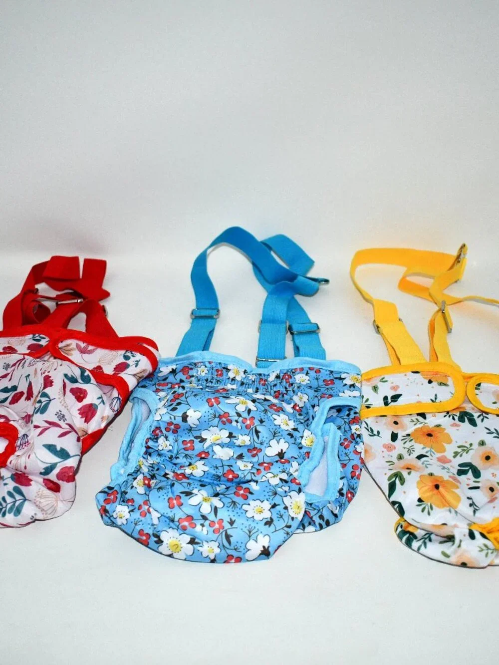 CZMIYRPY Female Dog Diapers, 3 Pack, Washable, Floral, LARGE, NWT Condition: New